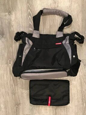 Skip Hop Baby Diaper Messenger Bag, Black and Gray